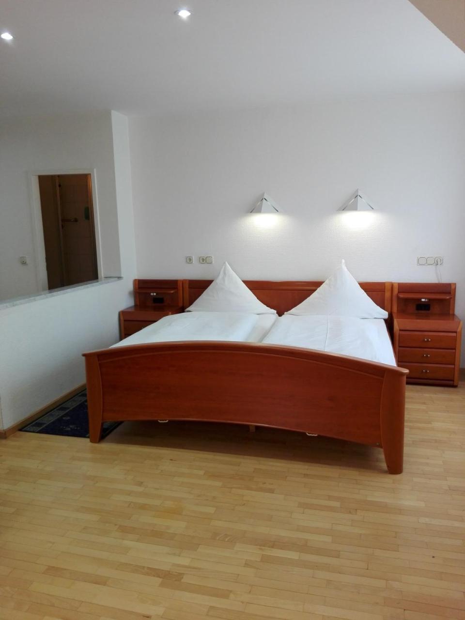 Hotel Restaurant 1000 Кёльн Номер фото