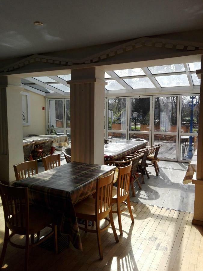 Hotel Restaurant 1000 Кёльн Экстерьер фото